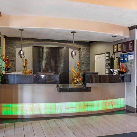 Best Western Plus Emerald Inn & Suites Garden City Extérieur photo
