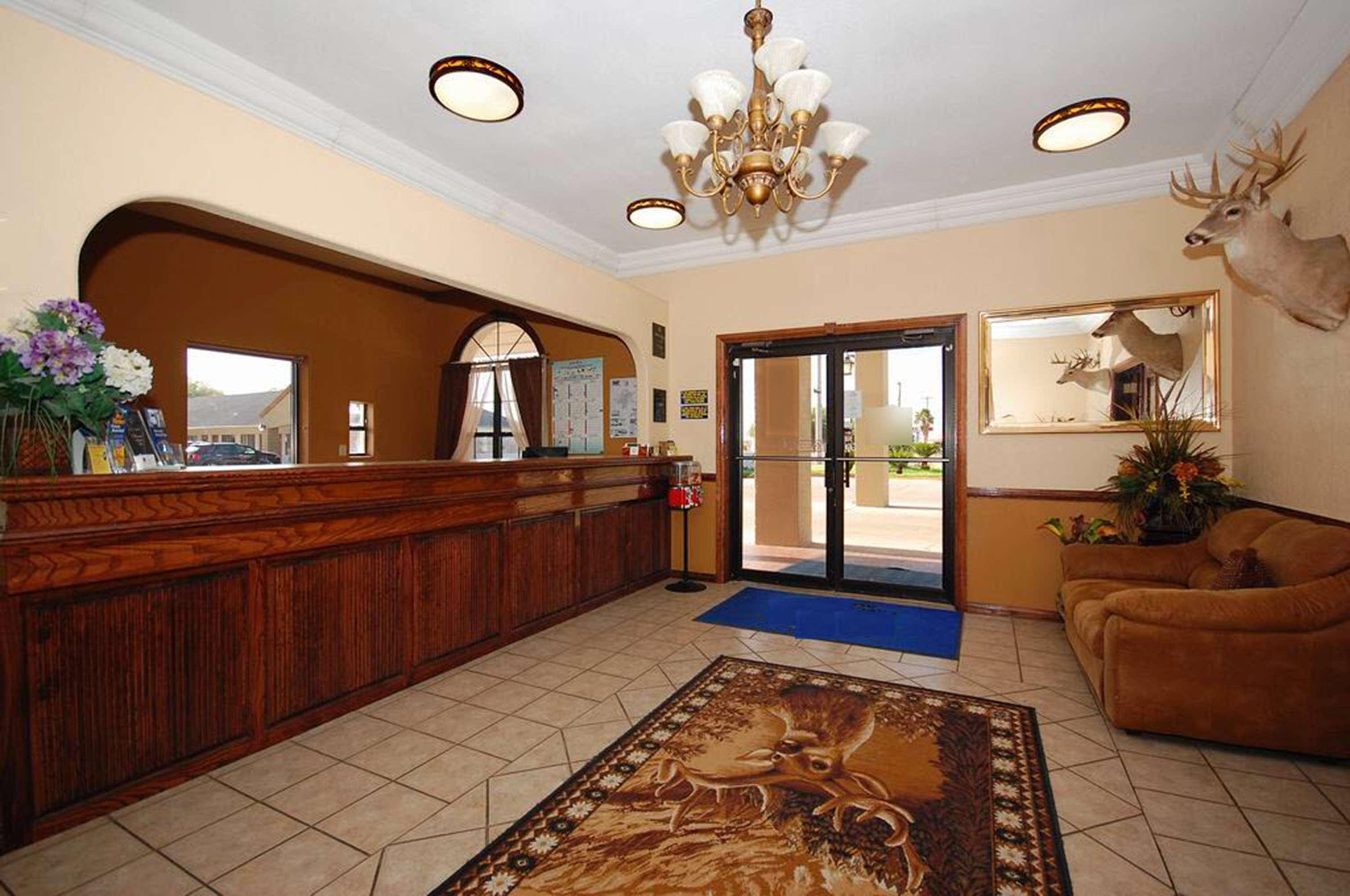 Best Western Plus Emerald Inn & Suites Garden City Extérieur photo