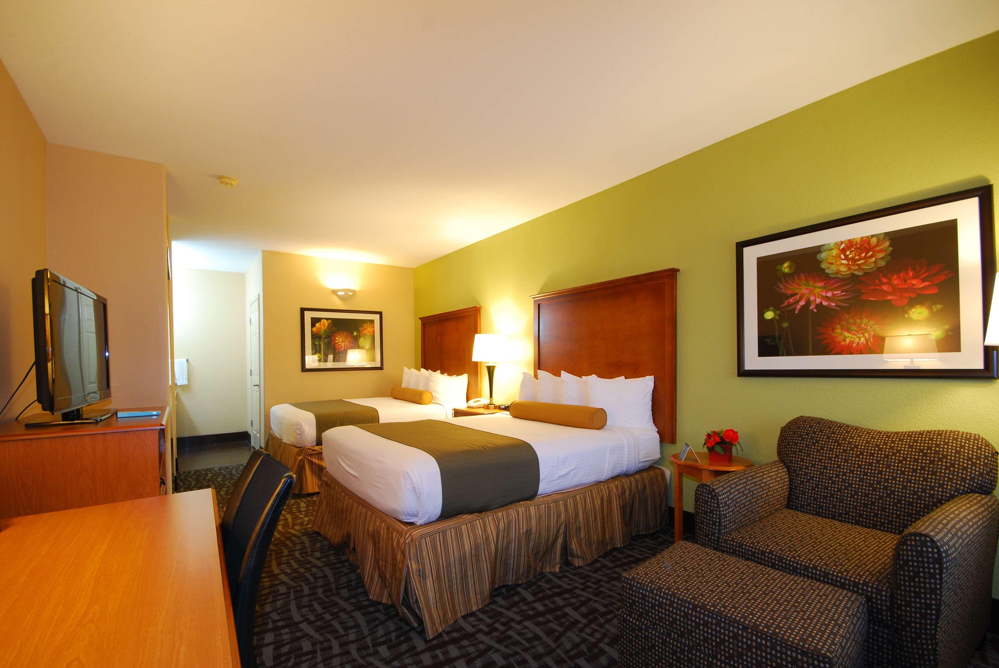 Best Western Plus Emerald Inn & Suites Garden City Extérieur photo