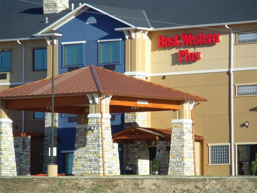 Best Western Plus Emerald Inn & Suites Garden City Extérieur photo
