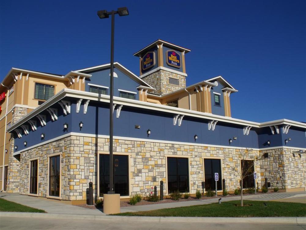 Best Western Plus Emerald Inn & Suites Garden City Extérieur photo