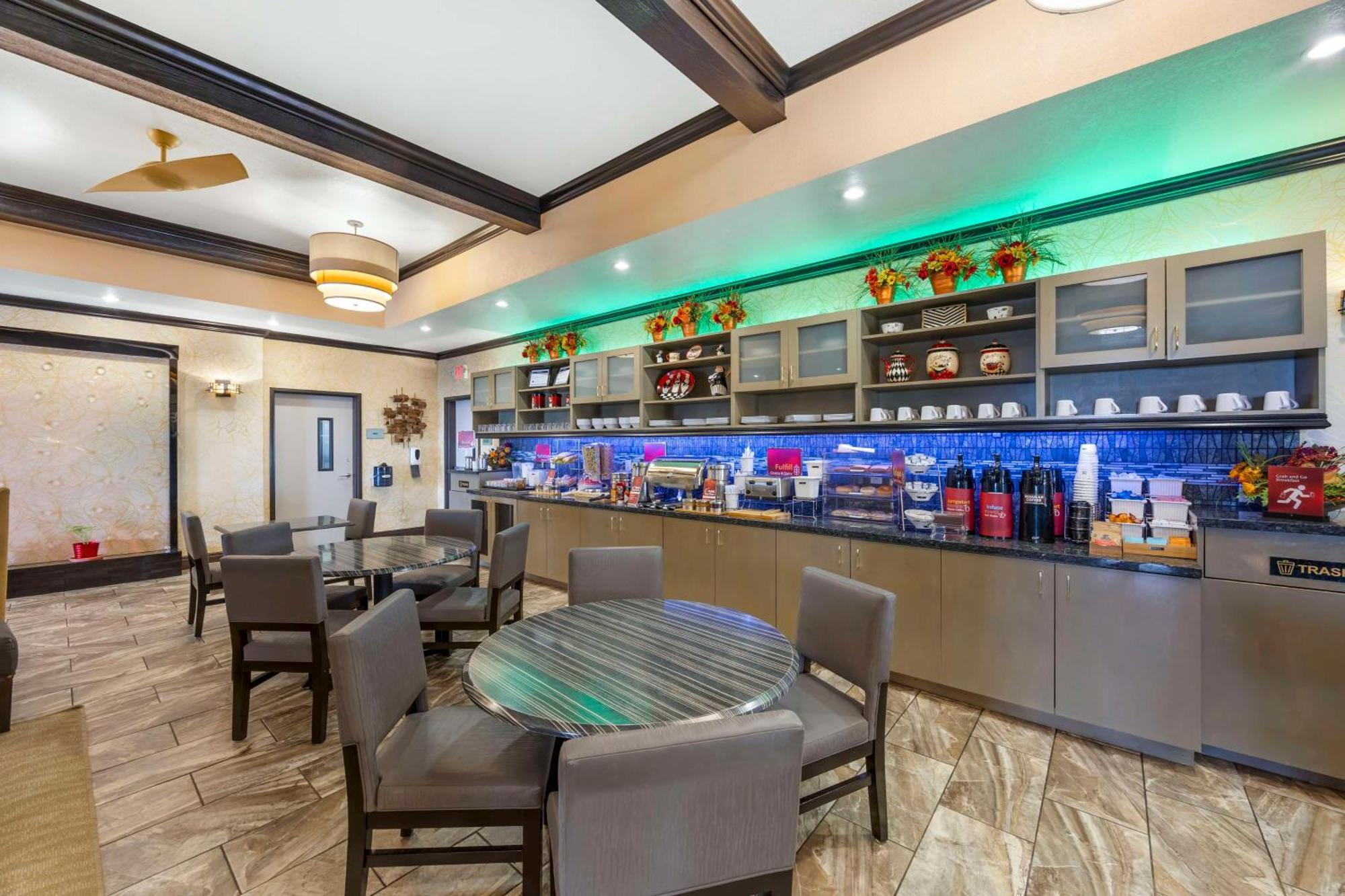 Best Western Plus Emerald Inn & Suites Garden City Extérieur photo
