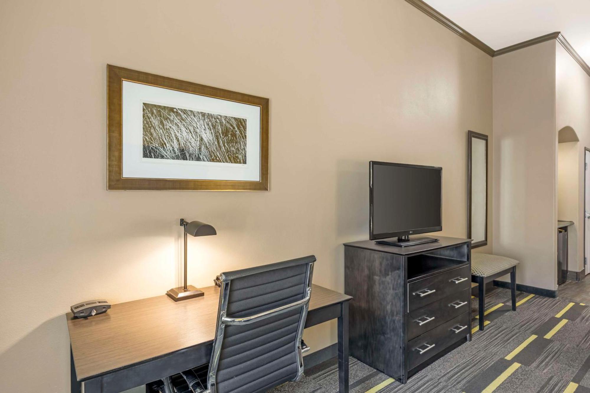 Best Western Plus Emerald Inn & Suites Garden City Extérieur photo