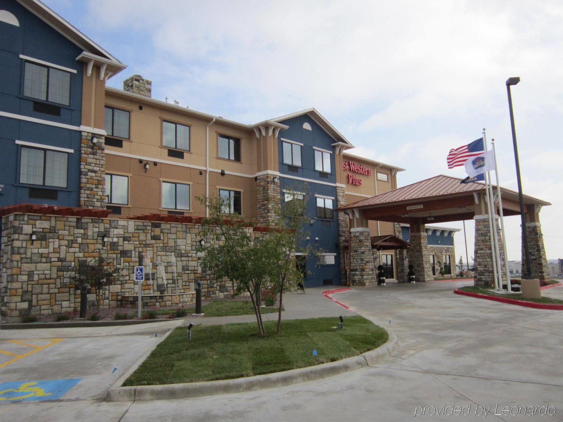 Best Western Plus Emerald Inn & Suites Garden City Extérieur photo