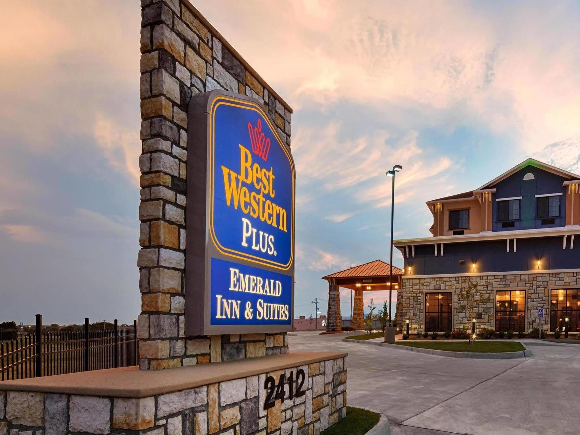 Best Western Plus Emerald Inn & Suites Garden City Extérieur photo